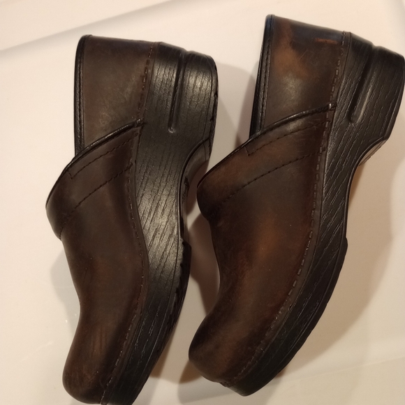 🔥CLOSING SALE DANSKO BROWN DISTRESSED Clogs sz38 - Picture 6 of 10